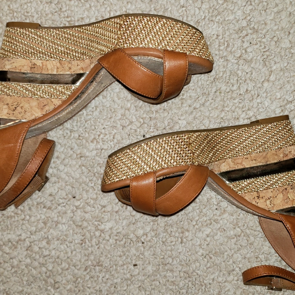 Platform sandals